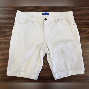 Simple Style Women's White Denim Long Jean Shorts Cuff Hem 5 Pockets, sz 12